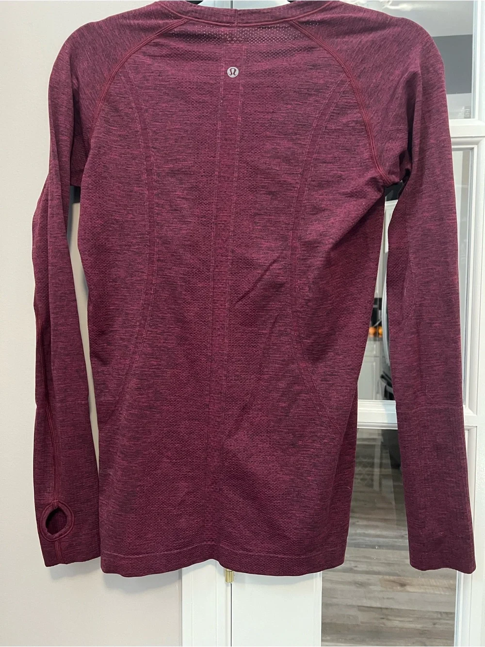lululemon athletica swiftly tech Long-Sleeve Crew Top size S EUC